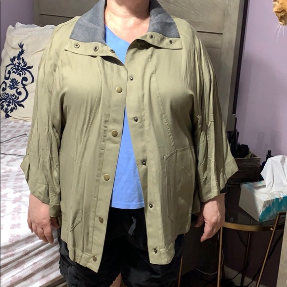 NWT Olive Button Utility Poncho Oversized Jacket - Picture 8 of 8